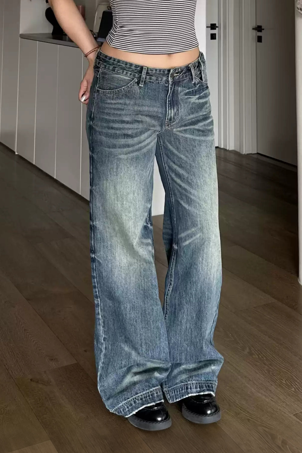 Classic Mid Rise Baggy Jeans